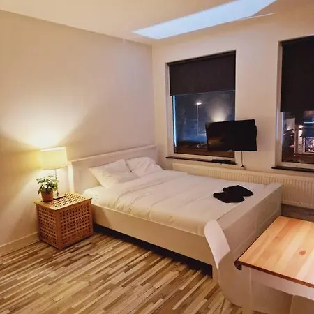 Apartament Private 202 - - By T&s. *